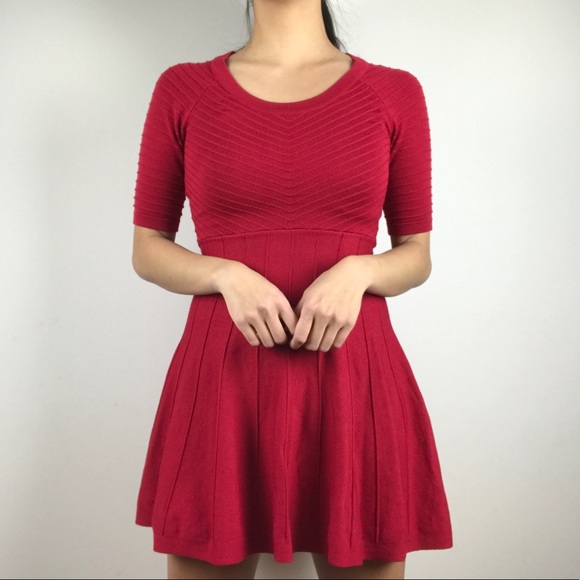 Candie's red dress! - Picture 4 of 8